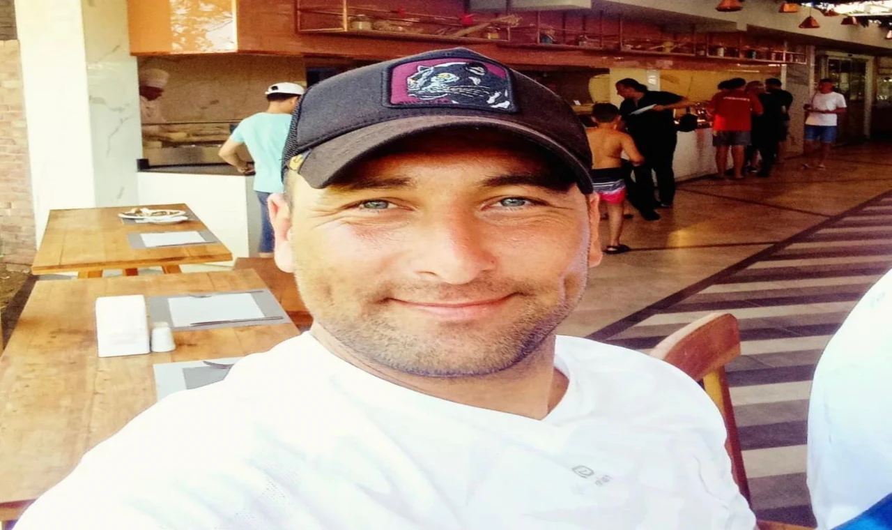 Futbol antrenörü Samet Özcan, halı saha maçı sonrası fenalaşıp hayatını kaybetti | Karapınar MEDYA-Karapınar HABER