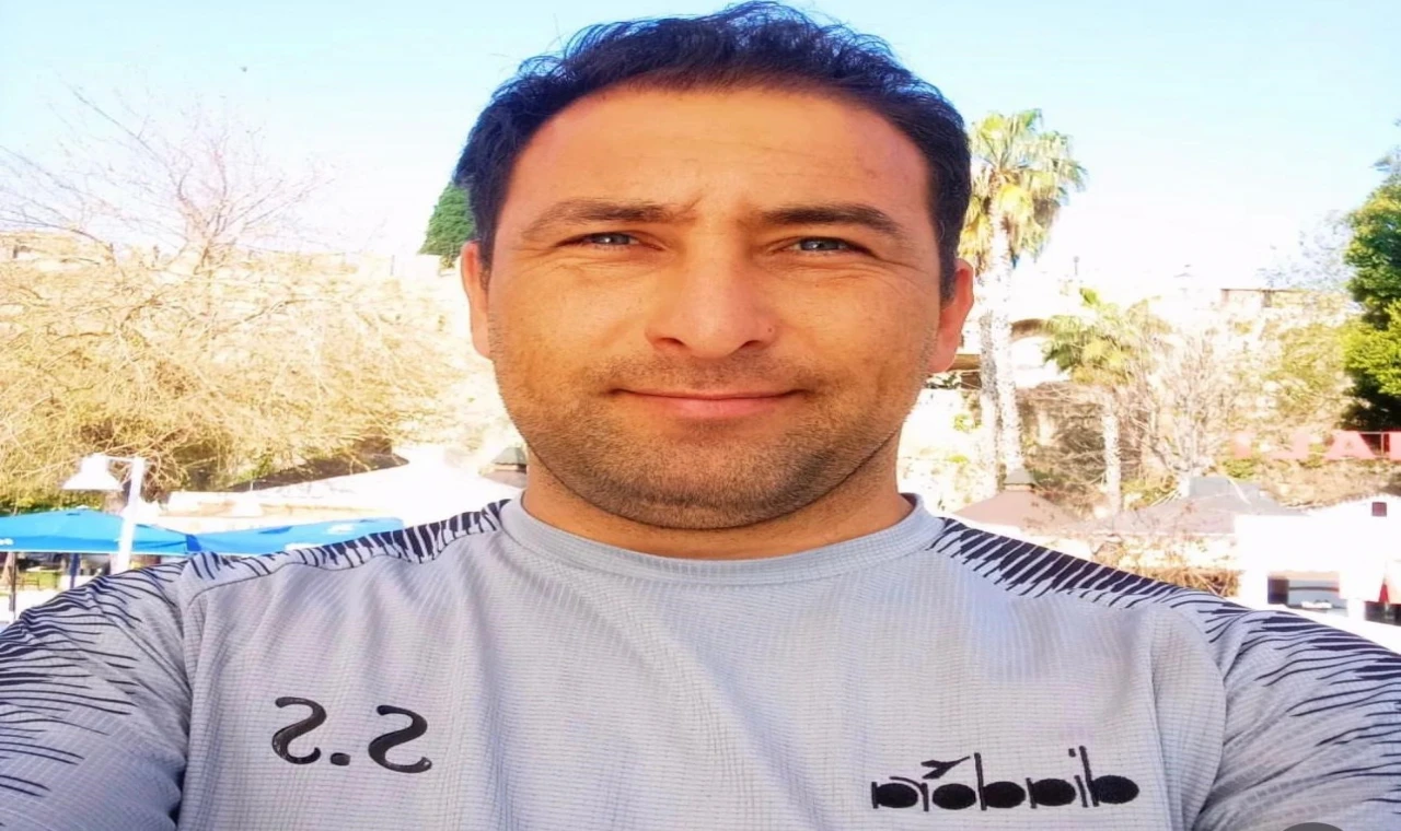 Futbol antrenörü Samet Özcan, halı saha maçı sonrası fenalaşıp hayatını kaybetti | Karapınar MEDYA-Karapınar HABER