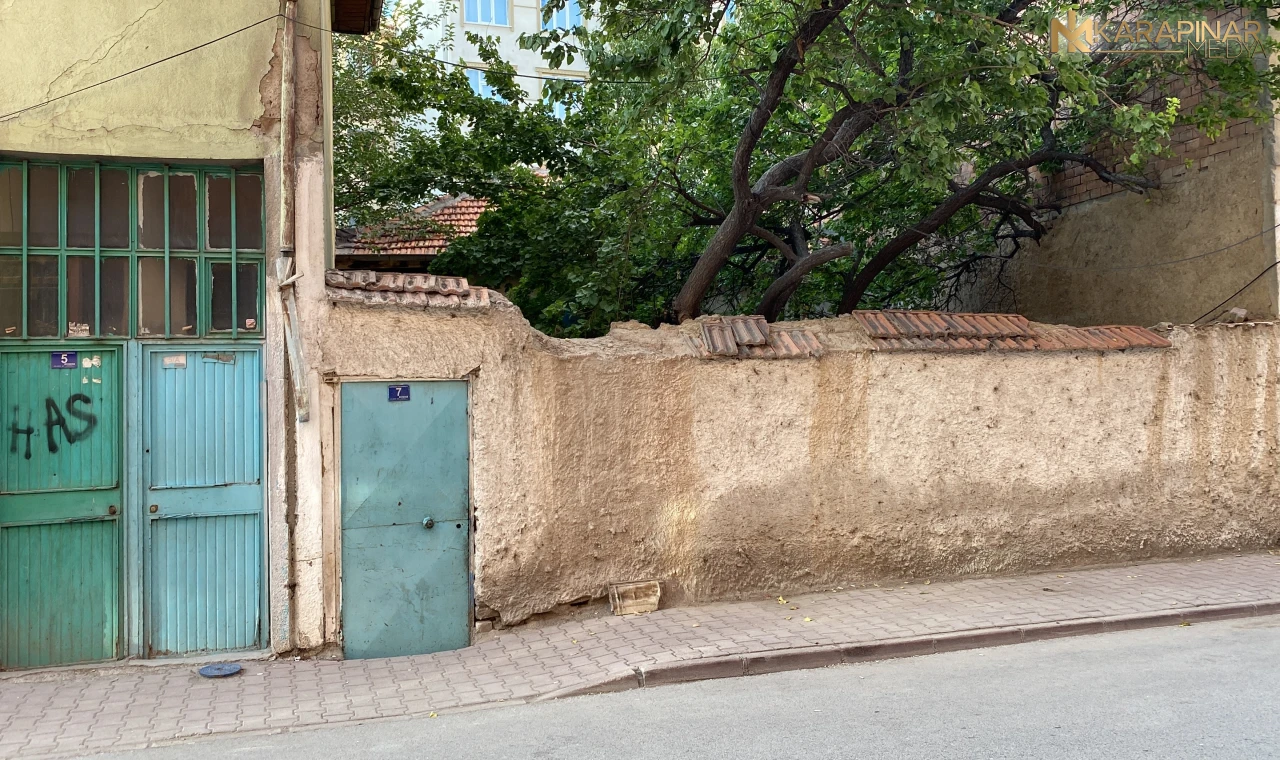 Konya'da bir evin bahçesine gömülmüş kadın cesedi bulundu