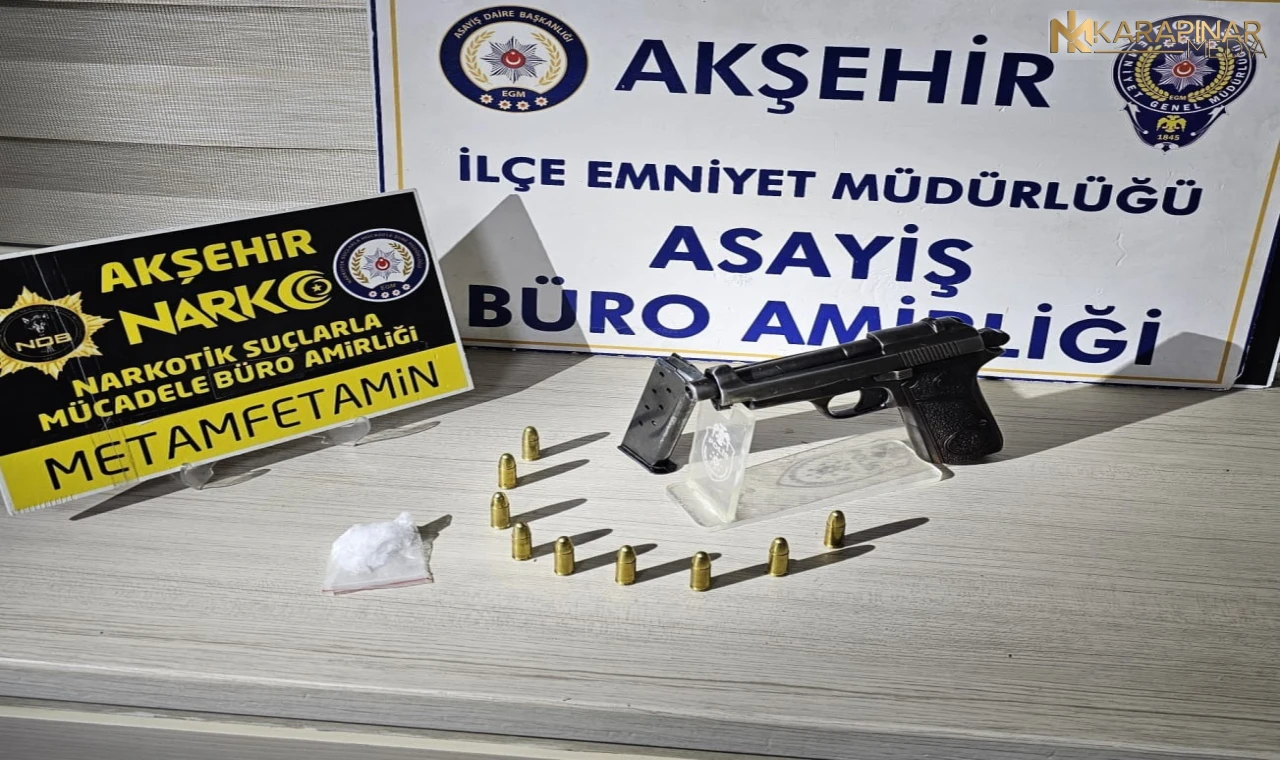 Polisi gören araçta uyuşturucu madde bulundu