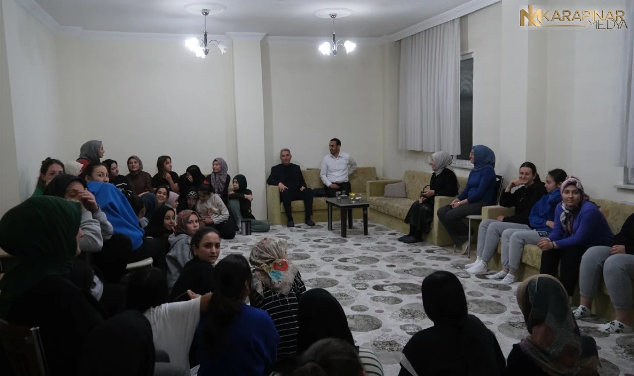 Karapınar'dan "İftarda Konuşalım" programı