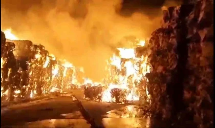 Kipaş Kağıt Fabrikası’ndaki yangın yeniden kontrolden çıktı: Gecenin karanlığını alevler aydınlattı