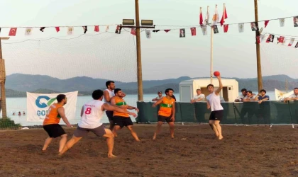Köyceğiz’de Plaj Hentbolu Turnuvasında 14 takım mücadele etti