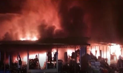 Malatya’da konteyner çarşıda yangın