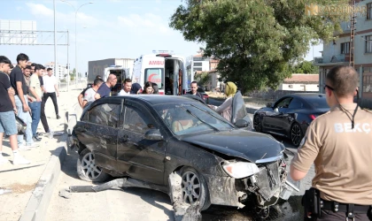 Karapınar'da tır otomobile çarptı 3 kişi yaralandı