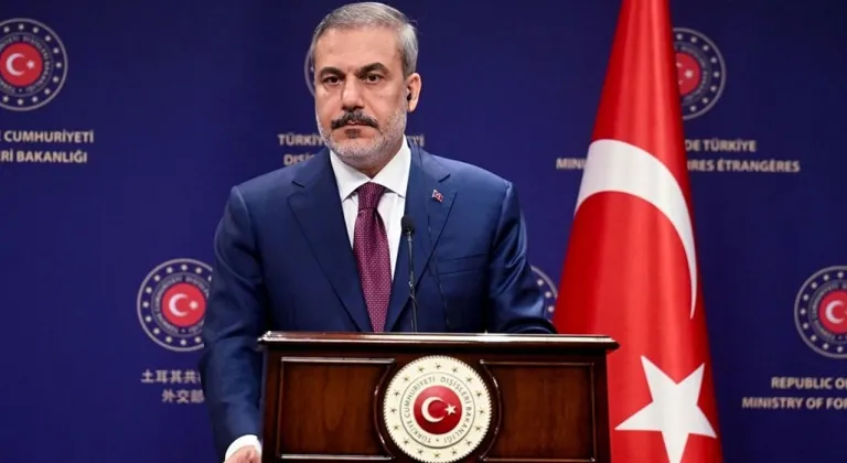 Hakan Fidan Kiev'de trende konuştu: "Her iki taraf da ateşkes istiyor"