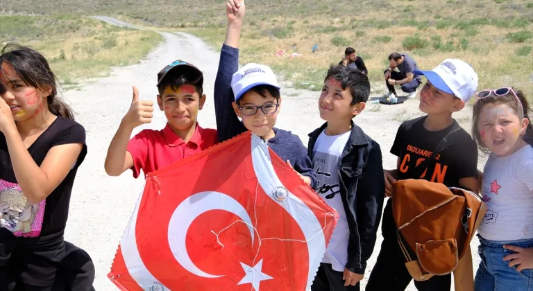 Karapınar'da uçurtma şenliği düzenlendi