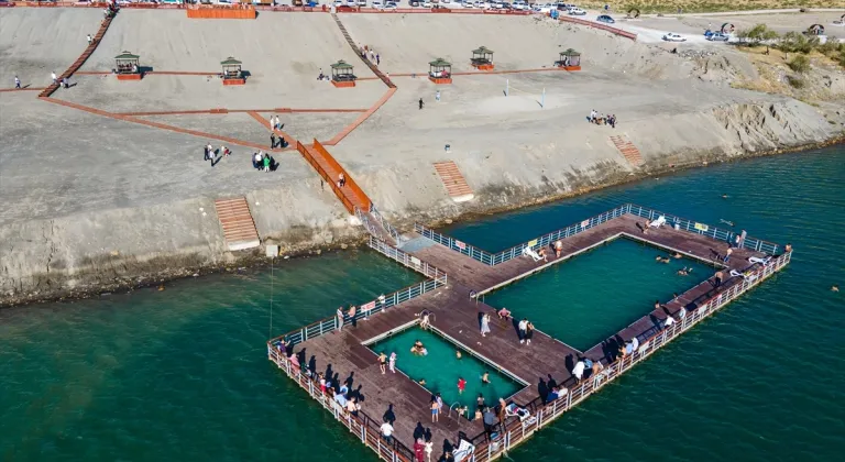 Sıcaktan bunalanların yeni adresi, acıgöl